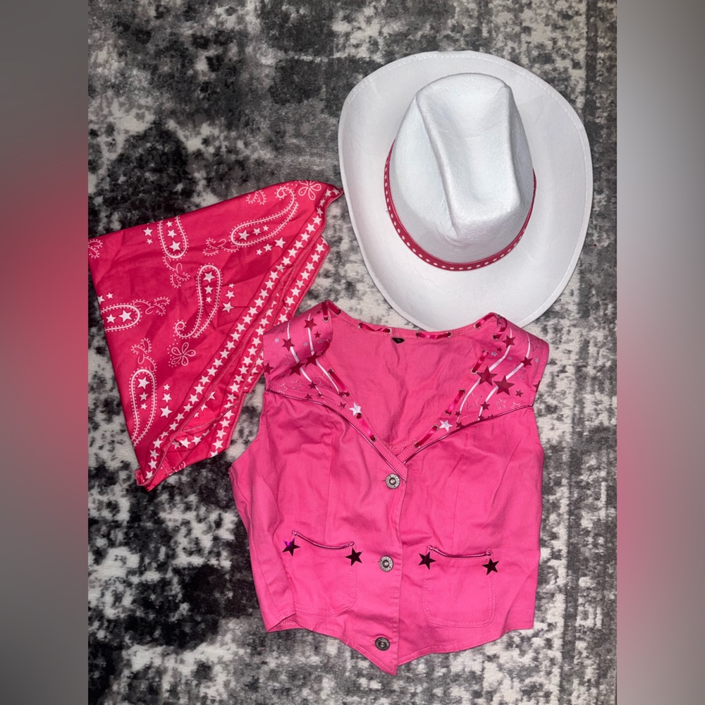 Western Barbie costume accessories